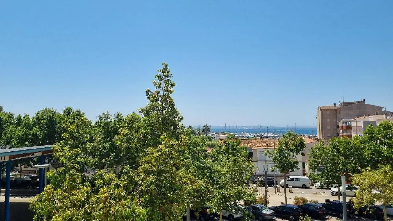 Appartement Piso En El Centro Con Vistas Al Mar Y Balcon à Roses